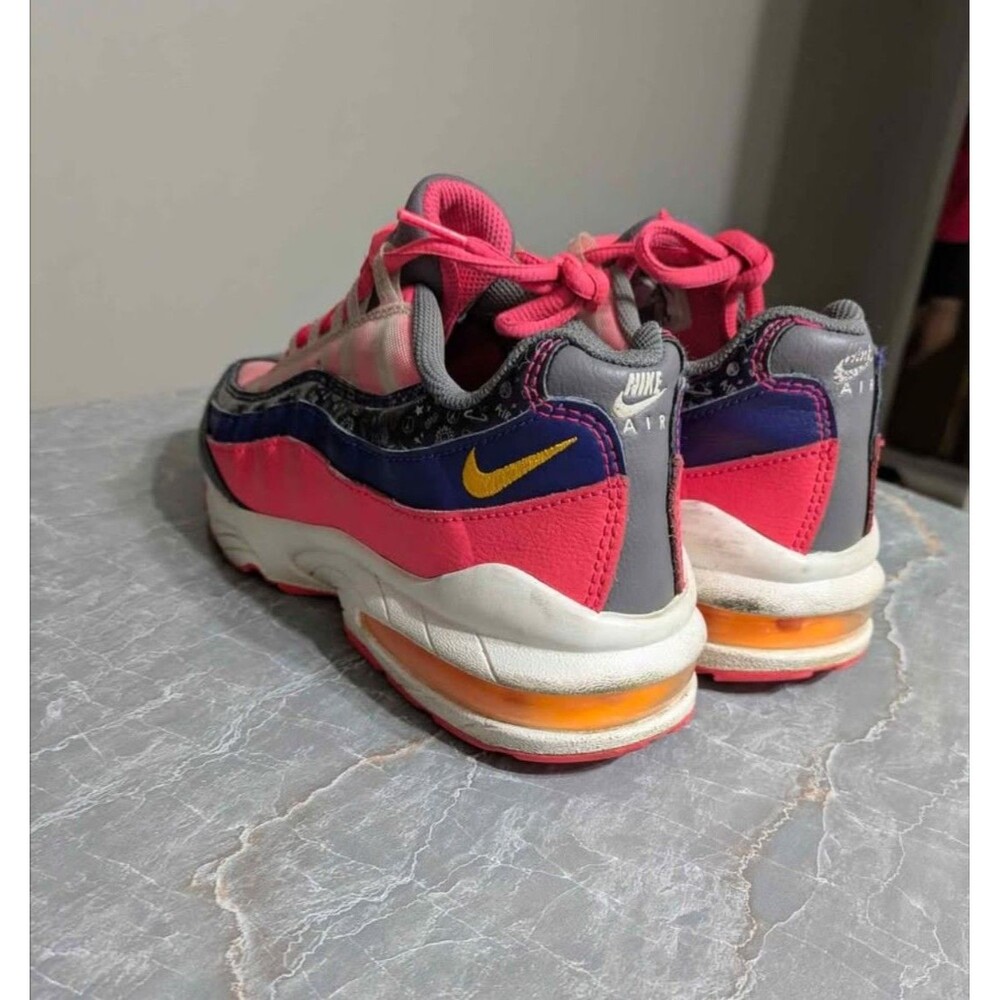 Girls Size 5.5 youth & Fit Size 7 Womens Nike Air Max 95 & In Amazing Condition - Picture 4 of 7